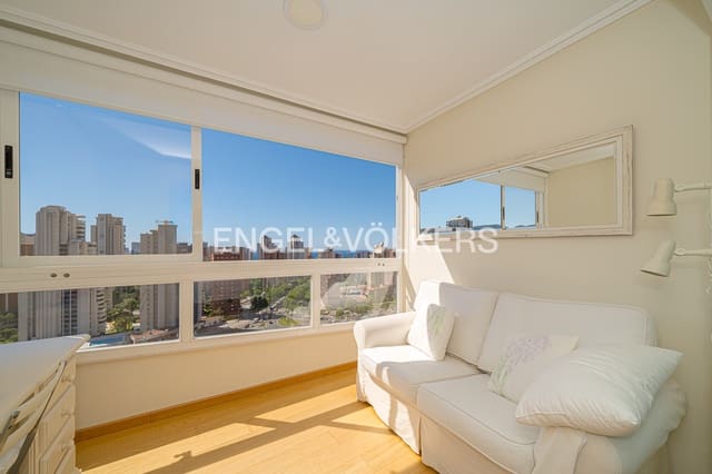 3 bedroom Apartment for sale in Benidorm with pool garage - € 330,000 (Ref: 9889303)