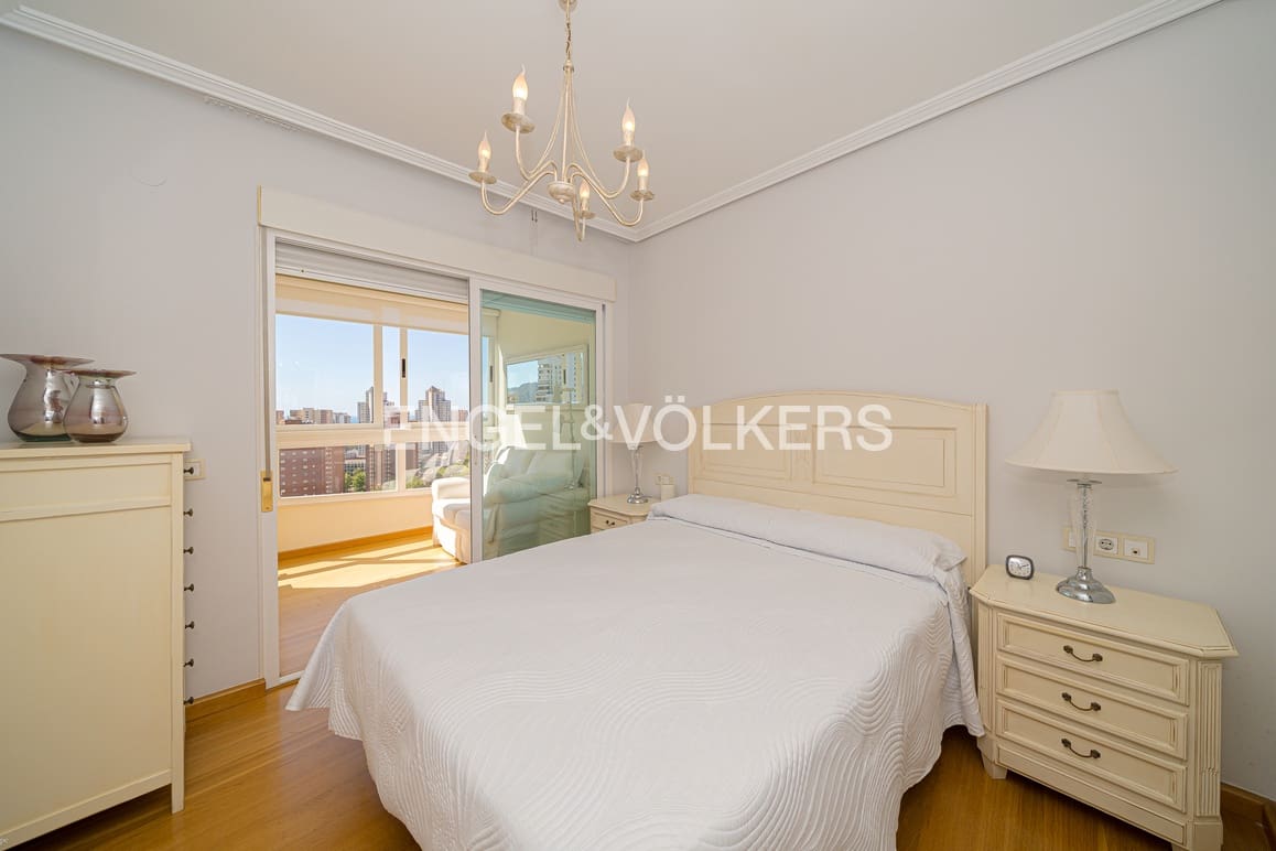3 slaapkamer Appartement te koop in Benidorm met zwembad garage - € 330.000 (Ref: 9889303)