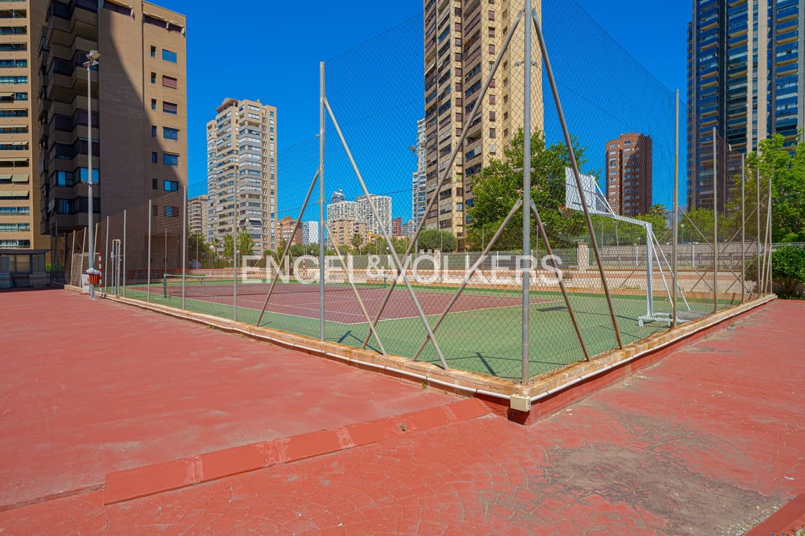 3 slaapkamer Appartement te koop in Benidorm met zwembad garage - € 330.000 (Ref: 9889303)