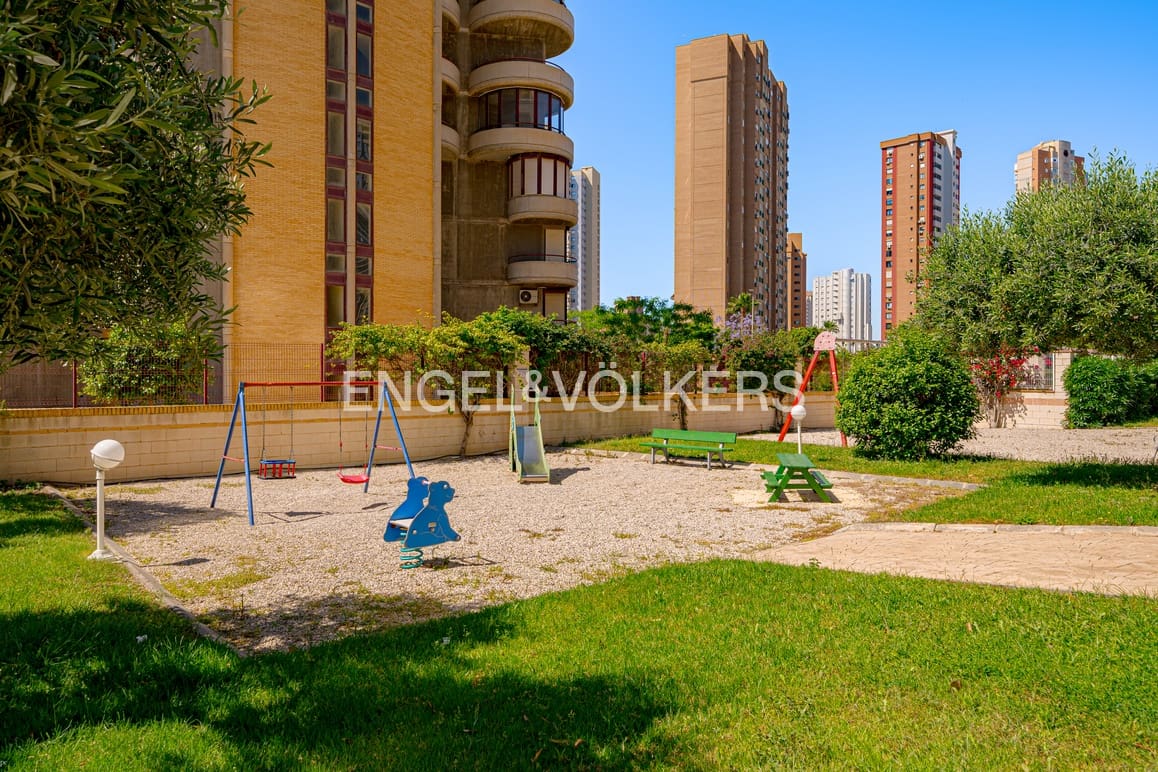 3 slaapkamer Appartement te koop in Benidorm met zwembad garage - € 330.000 (Ref: 9889303)