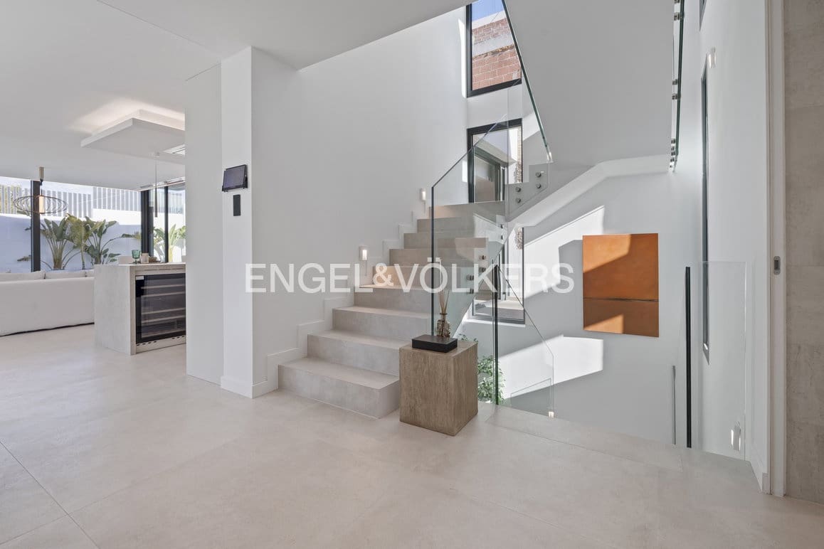 3 camera da letto Villa in vendita in Benidorm con piscina garage - 1.080.000 € (Rif: 9890682)