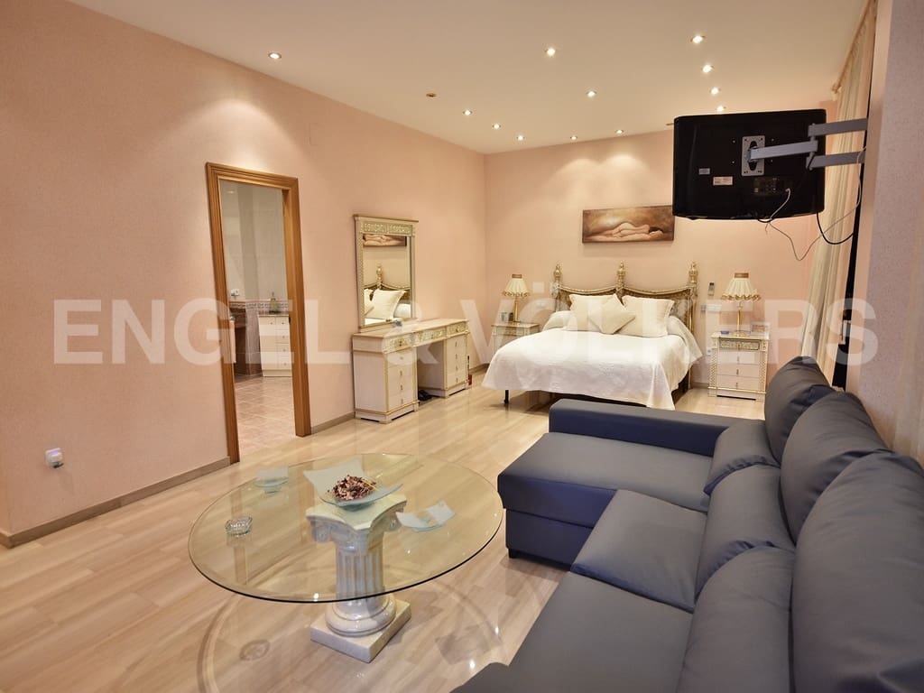 Chalet de 6 habitaciones en Benidorm en venta con piscina garaje - 1.350.000 € (Ref: 9895279)