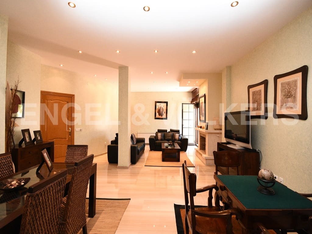 Chalet de 6 habitaciones en Benidorm en venta con piscina garaje - 1.350.000 € (Ref: 9895279)