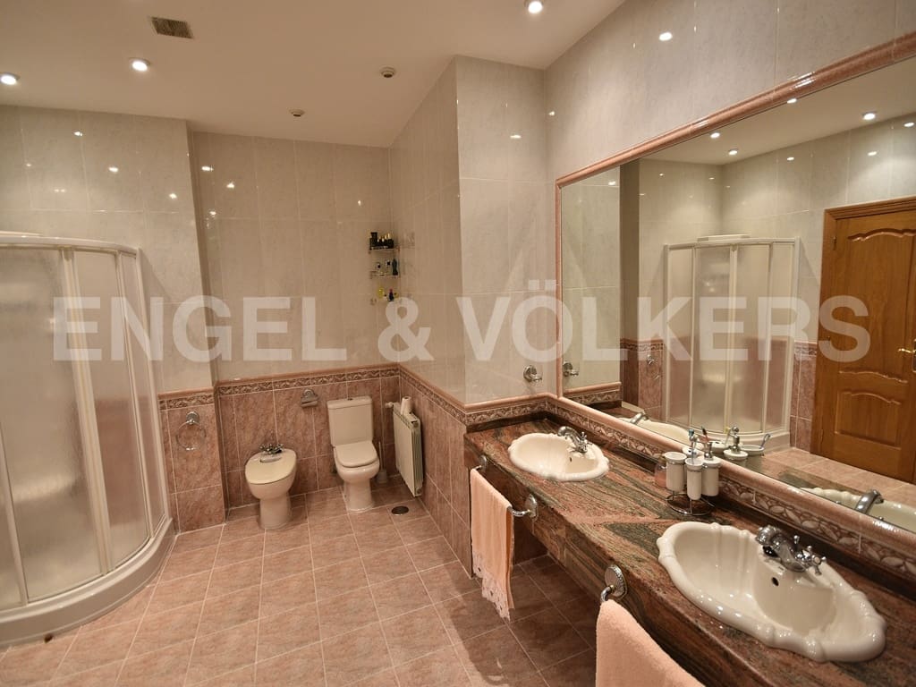 Chalet de 6 habitaciones en Benidorm en venta con piscina garaje - 1.350.000 € (Ref: 9895279)