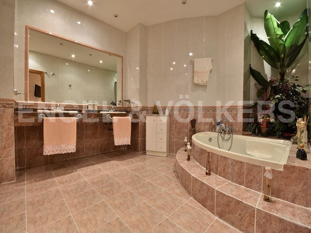 Chalet de 6 habitaciones en Benidorm en venta con piscina garaje - 1.350.000 € (Ref: 9895279)