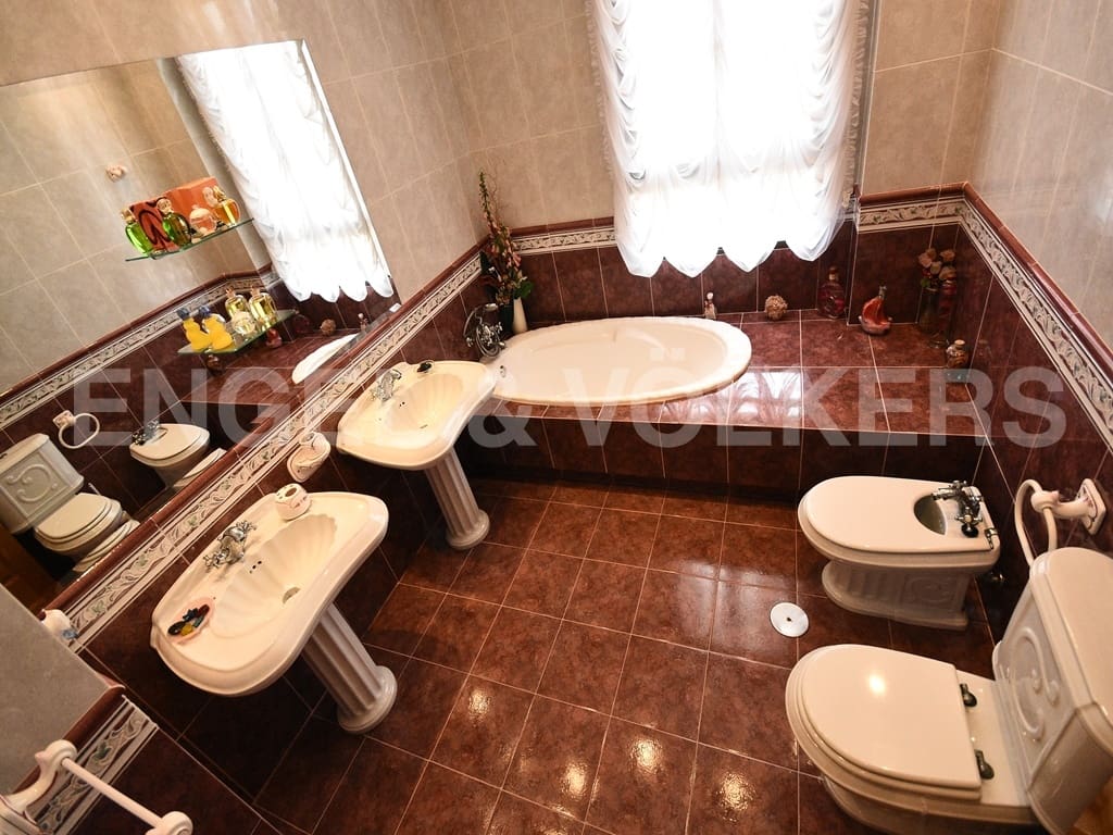 Chalet de 6 habitaciones en Benidorm en venta con piscina garaje - 1.350.000 € (Ref: 9895279)