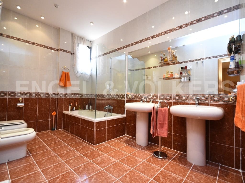 Chalet de 6 habitaciones en Benidorm en venta con piscina garaje - 1.350.000 € (Ref: 9895279)