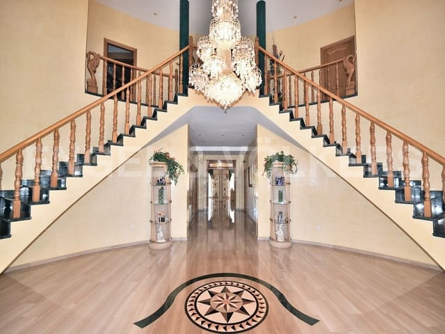 6 chambre Villa/Maison à vendre à Benidorm avec piscine garage - 1 350 000 € (Ref: 9895279)