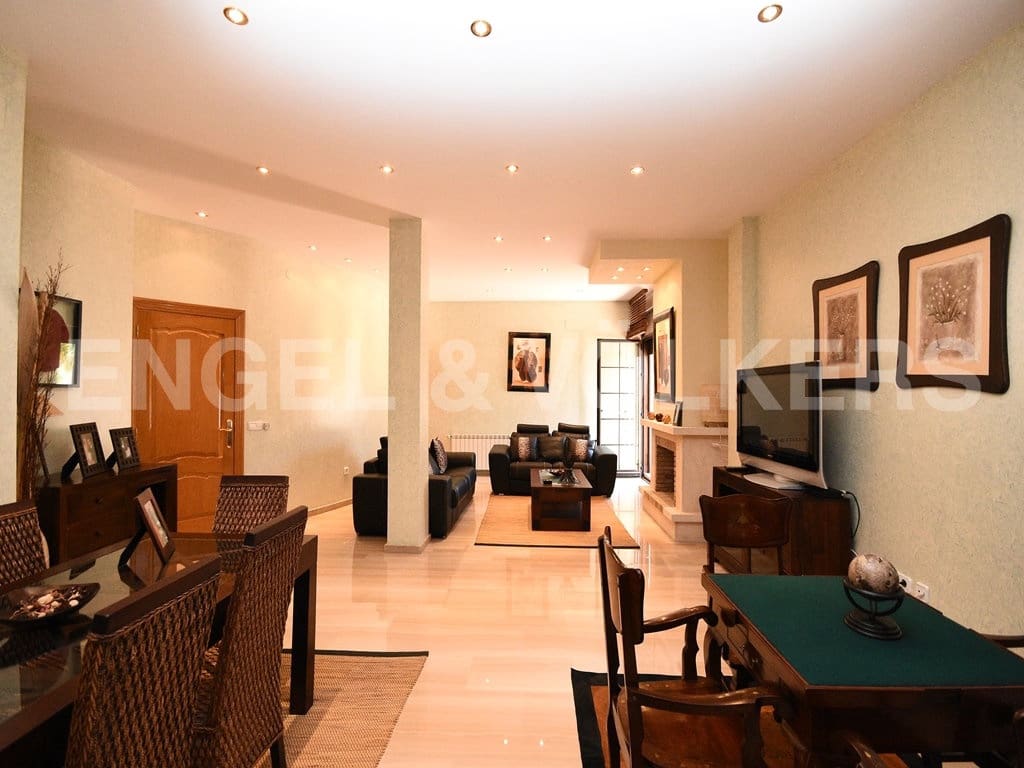 6 slaapkamer Villa te koop in Benidorm met zwembad garage - € 1.350.000 (Ref: 9895279)