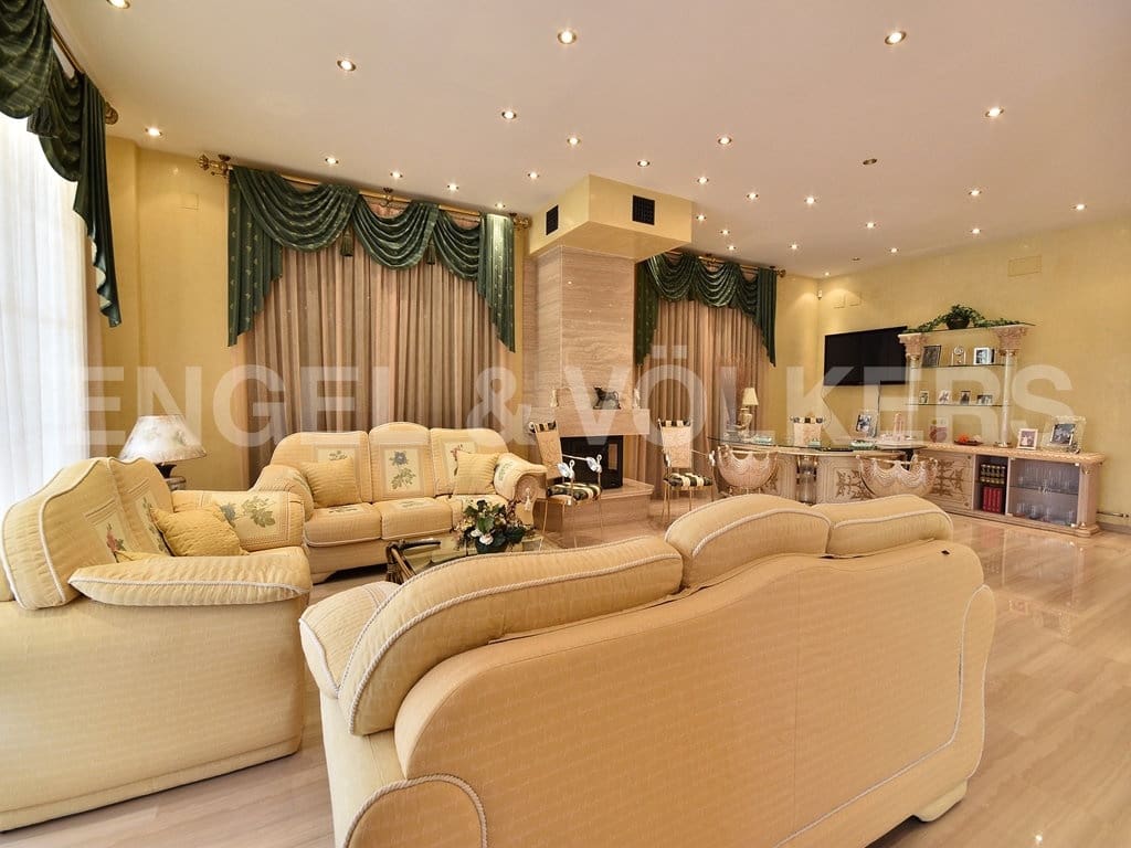 6 slaapkamer Villa te koop in Benidorm met zwembad garage - € 1.350.000 (Ref: 9895279)