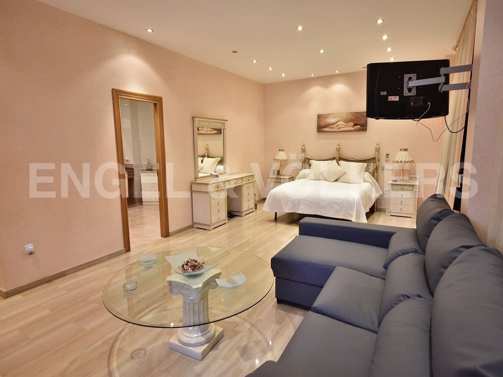 6 slaapkamer Villa te koop in Benidorm met zwembad garage - € 1.350.000 (Ref: 9895279)