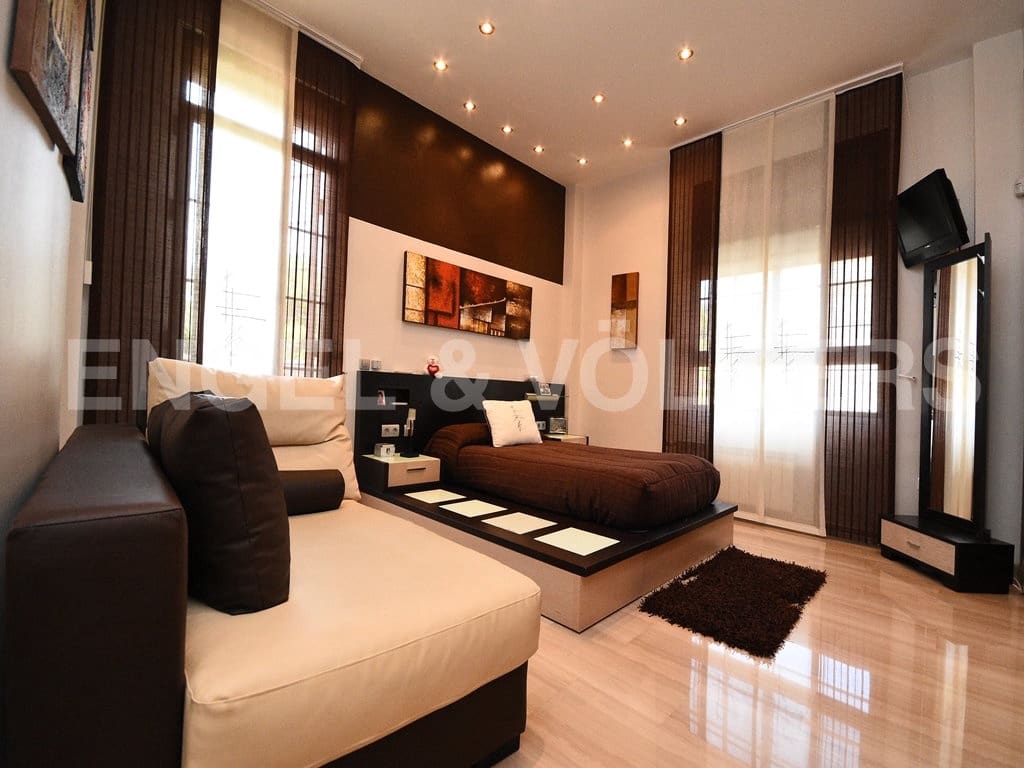 6 slaapkamer Villa te koop in Benidorm met zwembad garage - € 1.350.000 (Ref: 9895279)