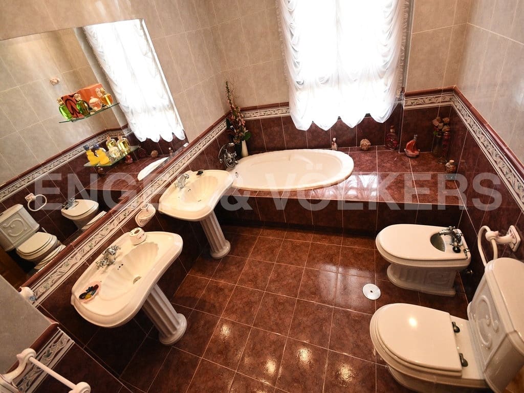 6 slaapkamer Villa te koop in Benidorm met zwembad garage - € 1.350.000 (Ref: 9895279)