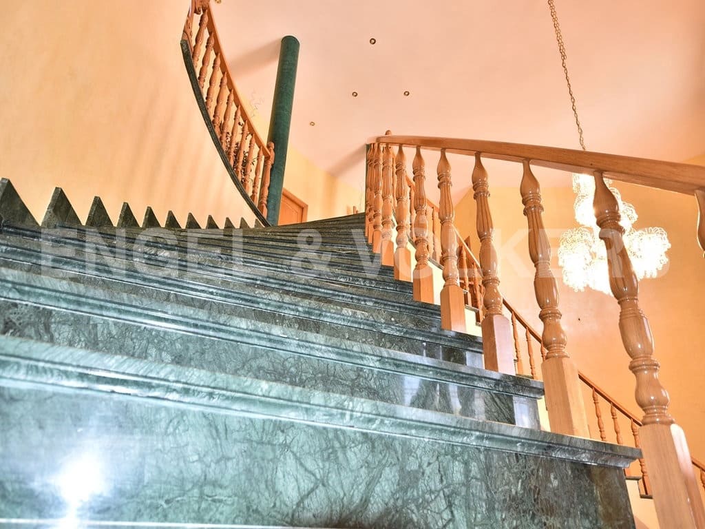 6 slaapkamer Villa te koop in Benidorm met zwembad garage - € 1.350.000 (Ref: 9895279)