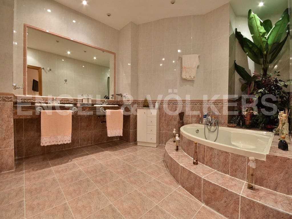 6 slaapkamer Villa te koop in Benidorm met zwembad garage - € 1.350.000 (Ref: 9895279)