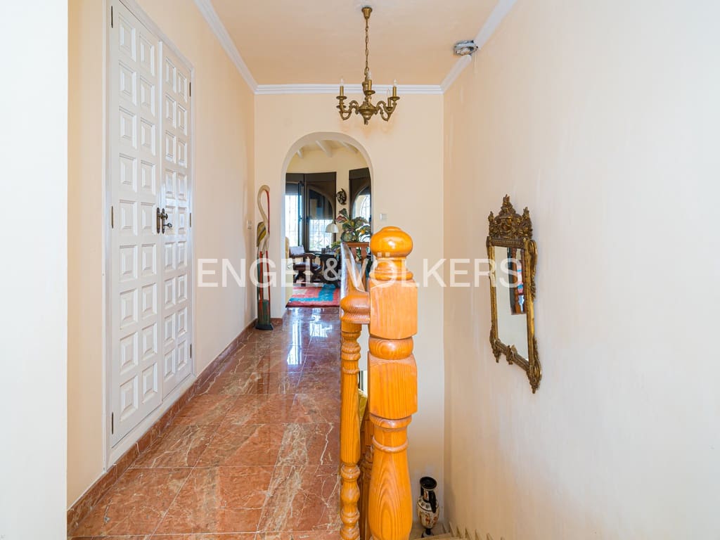 5 chambre Villa/Maison à vendre à Benidorm avec piscine garage - 995 000 € (Ref: 9904954)