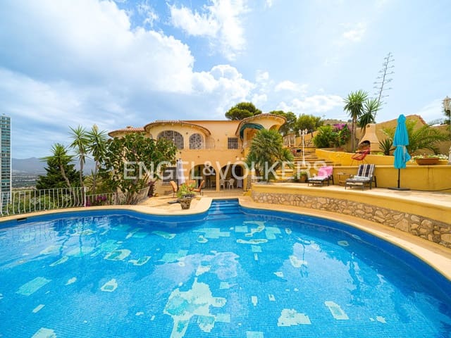 5 chambre Villa/Maison à vendre à Juzgados - Plaza de Toros, Benidorm avec piscine garage - 995 000 € (Ref: 9904954)