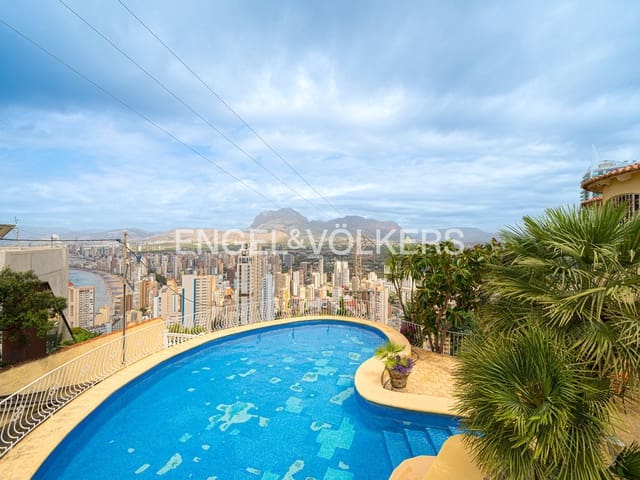 5 chambre Villa/Maison à vendre à Juzgados - Plaza de Toros, Benidorm avec piscine garage - 995 000 € (Ref: 9904954)