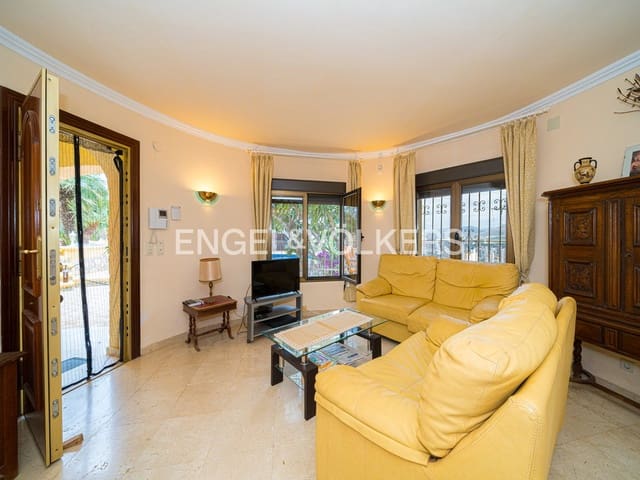5 chambre Villa/Maison à vendre à Juzgados - Plaza de Toros, Benidorm avec piscine garage - 995 000 € (Ref: 9904954)