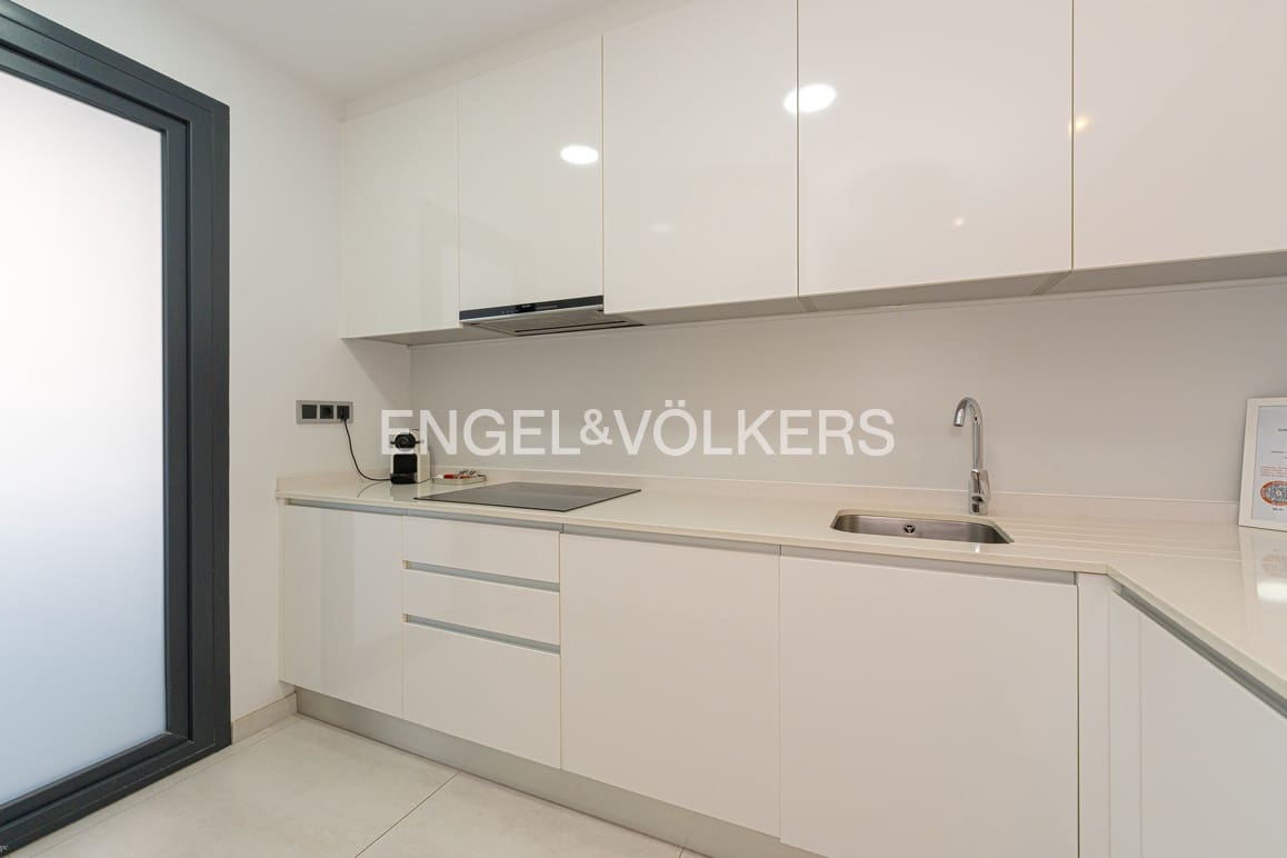 2 soveværelse Lejlighed til salg i Benidorm med swimmingpool garage - € 550.000 (Ref: 9905193)