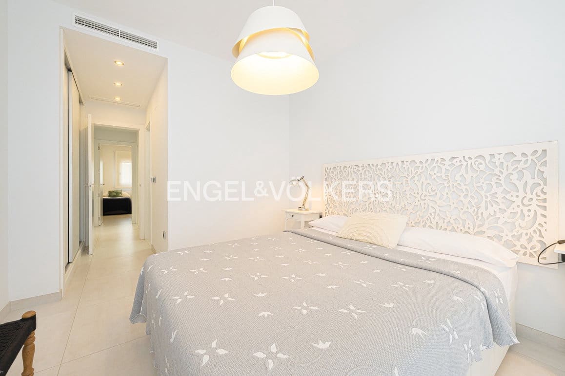 2 soverom Leilighet til salgs i Benidorm med svømmebasseng garasje - € 550 000 (Ref: 9905193)