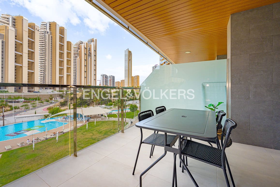 2 soverom Leilighet til salgs i Benidorm med svømmebasseng garasje - € 550 000 (Ref: 9905193)