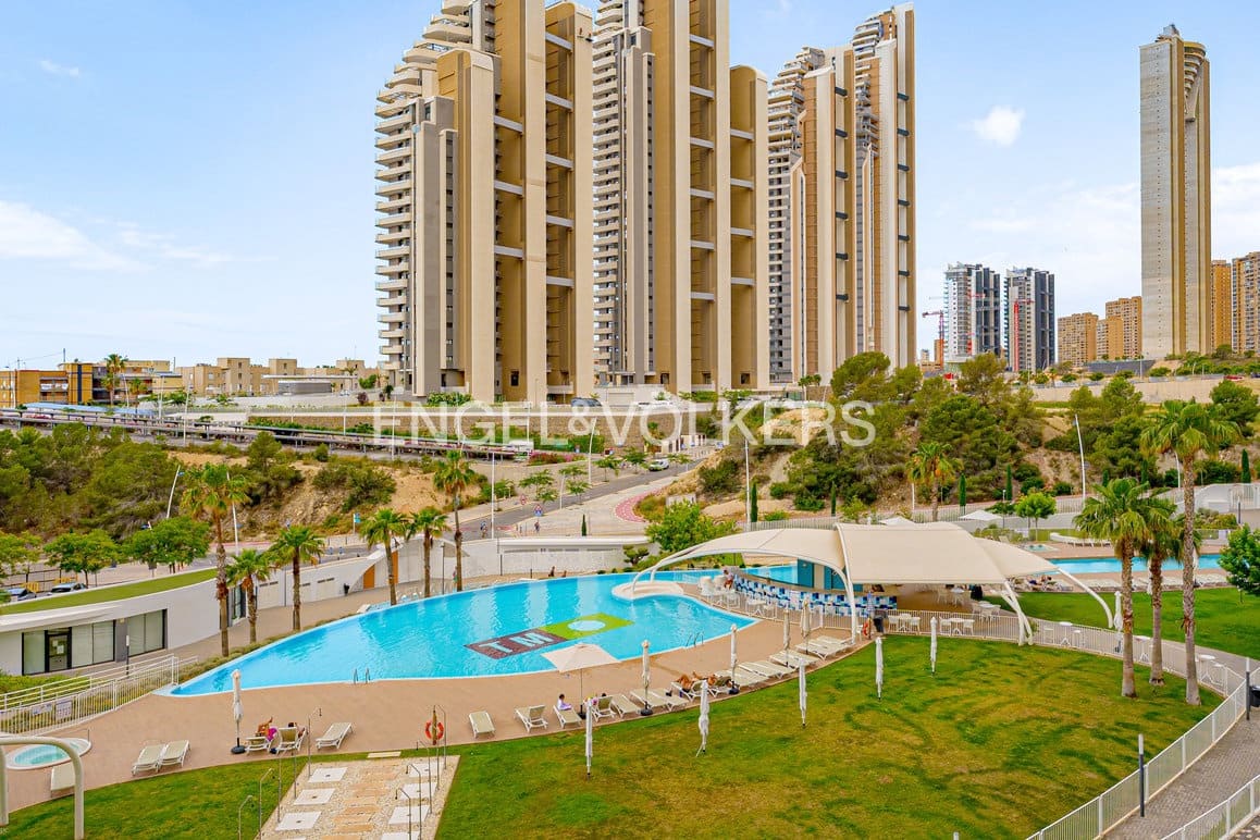2 soverom Leilighet til salgs i Benidorm med svømmebasseng garasje - € 550 000 (Ref: 9905193)