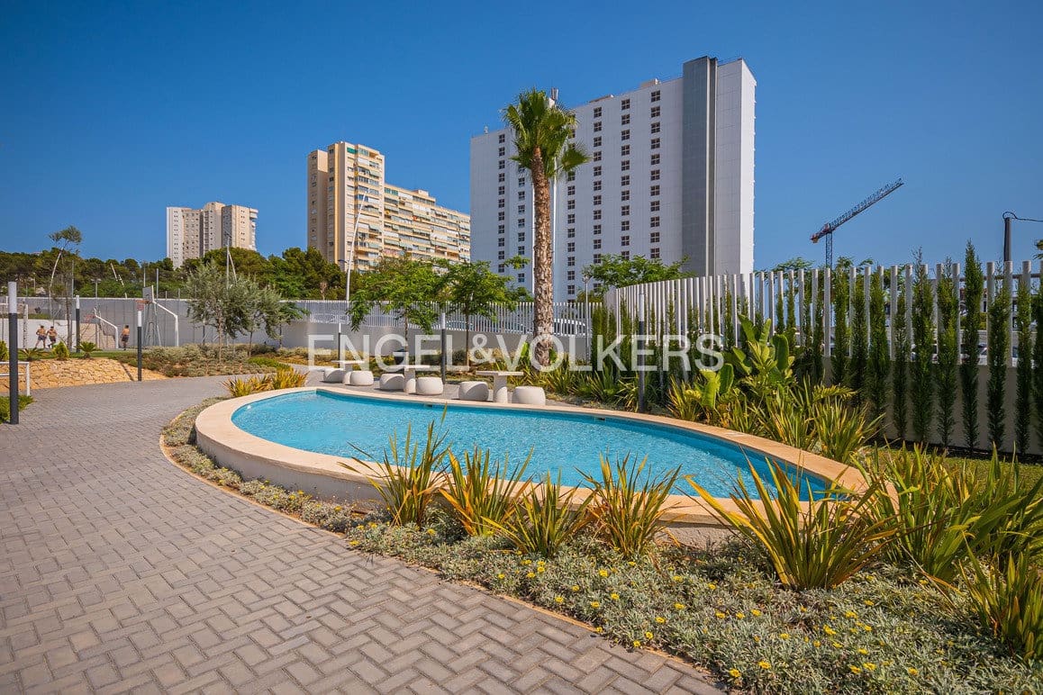 2 soverom Leilighet til salgs i Benidorm med svømmebasseng garasje - € 550 000 (Ref: 9905193)