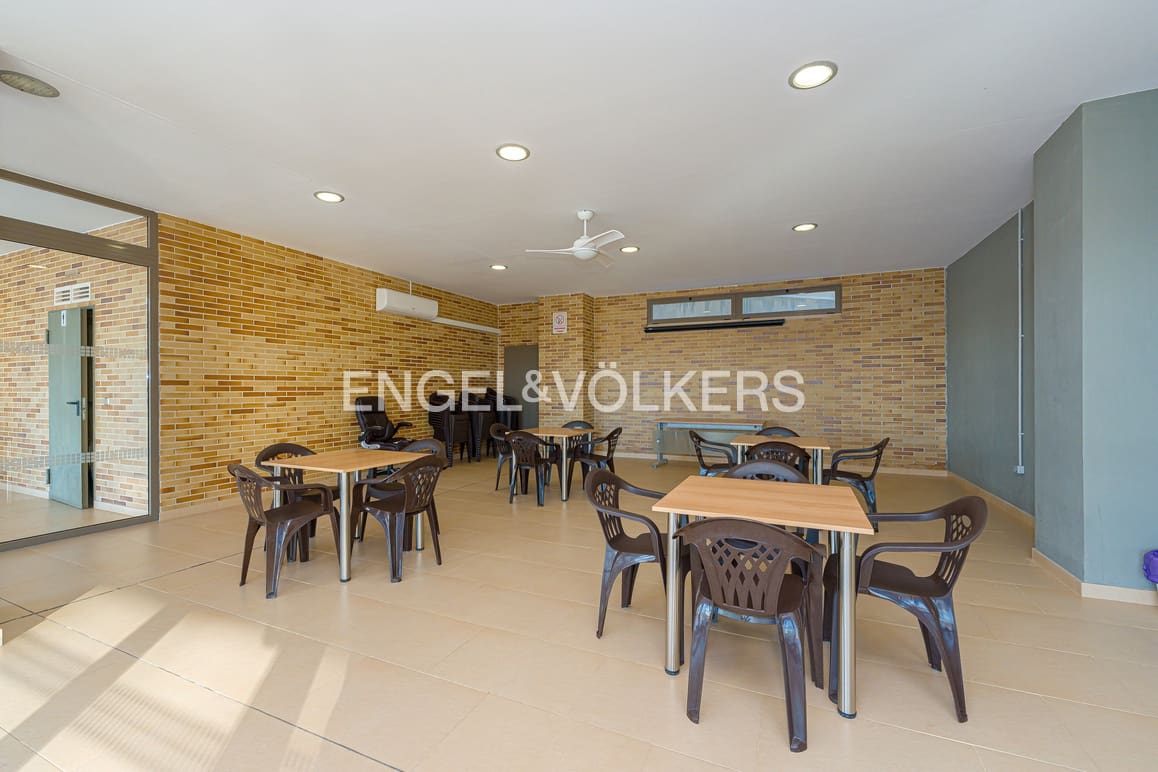 2 Zimmer Apartment zu vermieten in La Villajoyosa / Vila Joiosa mit Pool Garage - 1.250 € (Ref: 9919012)