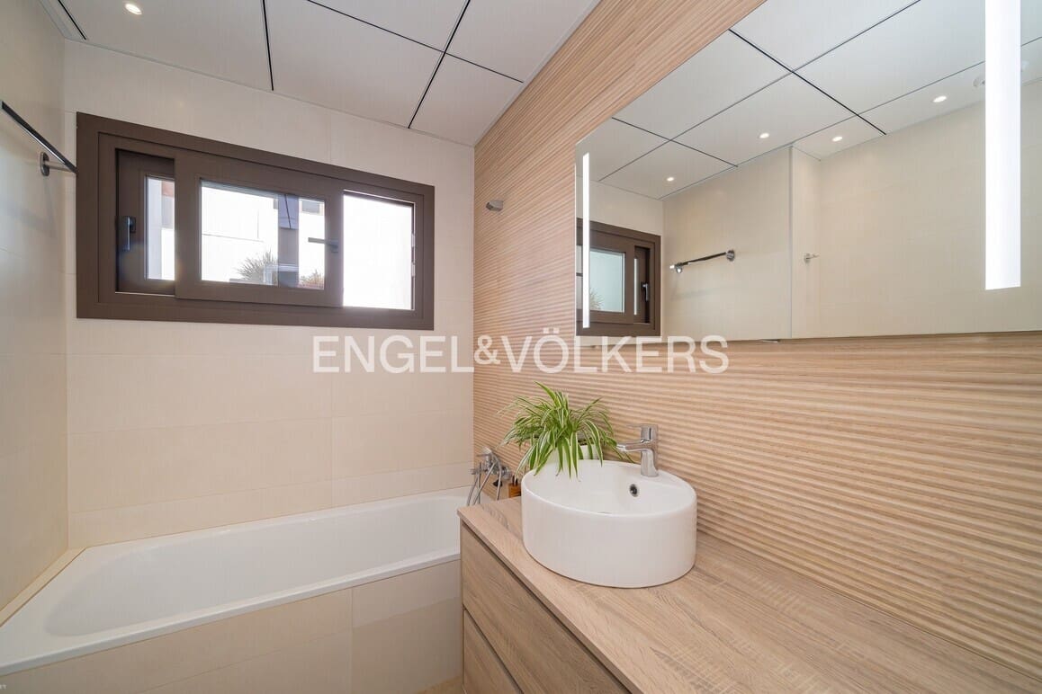 5 sypialnia Willa na sprzedaż w Finestrat z basenem garażem - 895 000 € (Ref: 9932297)