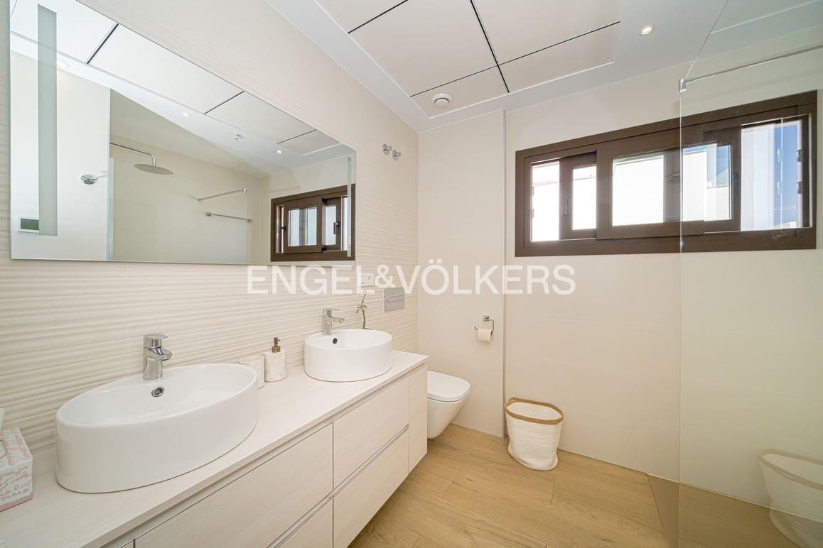 5 sypialnia Willa na sprzedaż w Finestrat z basenem garażem - 895 000 € (Ref: 9932297)