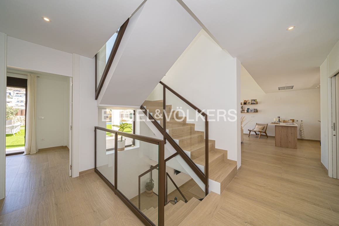 5 sypialnia Willa na sprzedaż w Finestrat z basenem garażem - 895 000 € (Ref: 9932297)