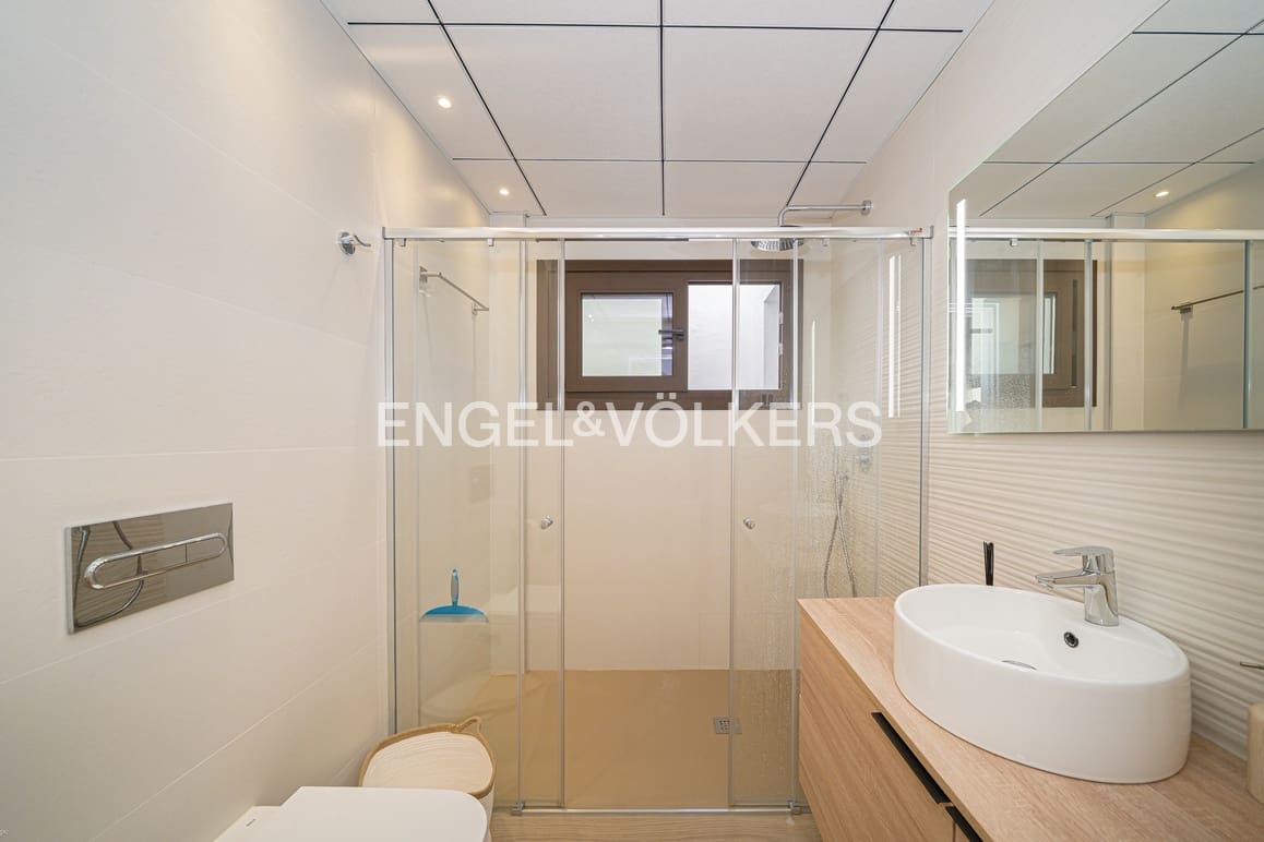 5 sypialnia Willa na sprzedaż w Finestrat z basenem garażem - 895 000 € (Ref: 9932297)