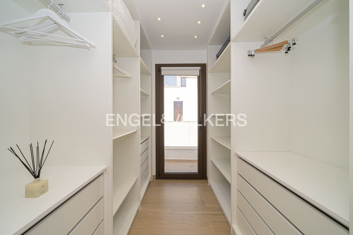 5 sypialnia Willa na sprzedaż w Finestrat z basenem garażem - 895 000 € (Ref: 9932297)