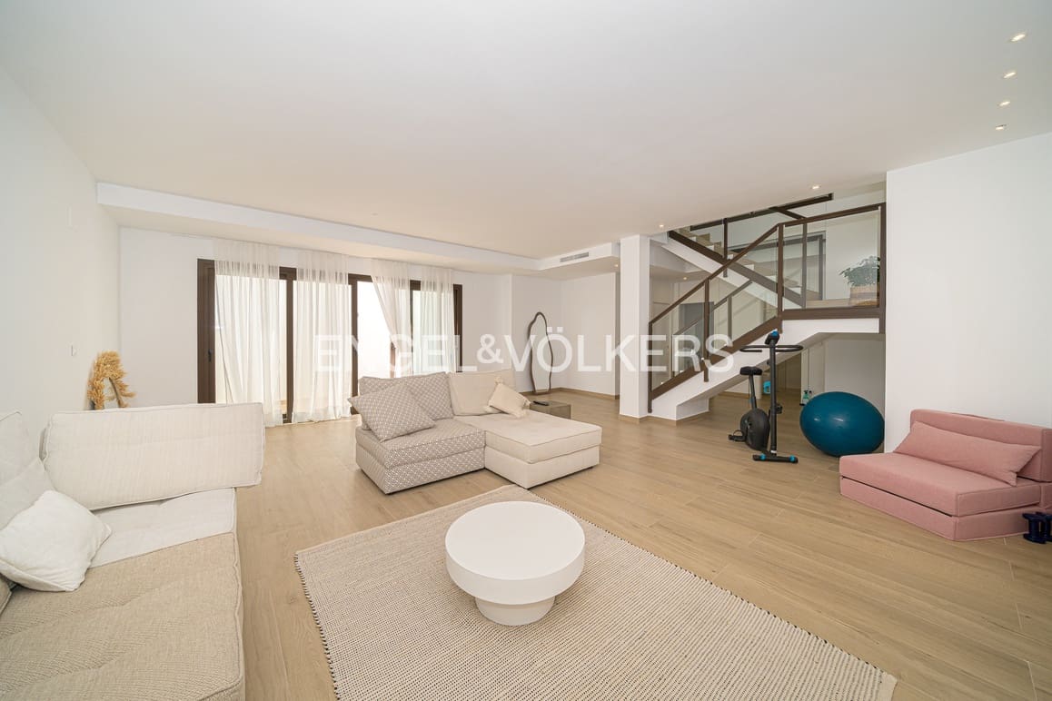 5 sypialnia Willa na sprzedaż w Finestrat z basenem garażem - 895 000 € (Ref: 9932297)