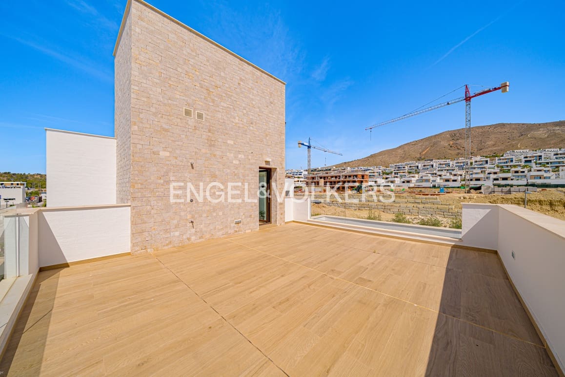 5 sypialnia Willa na sprzedaż w Finestrat z basenem garażem - 895 000 € (Ref: 9932297)