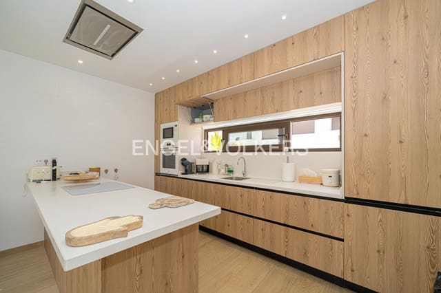 5 Zimmer Villa zu verkaufen in Finestrat Pueblo, Finestrat mit Pool Garage - 895.000 € (Ref: 9932297)