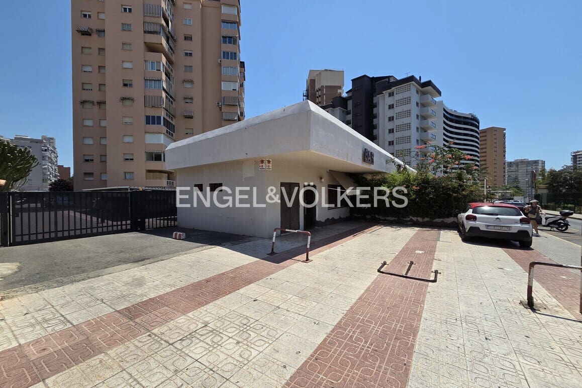 Commercial for sale in Benidorm - € 800,000 (Ref: 9935128)