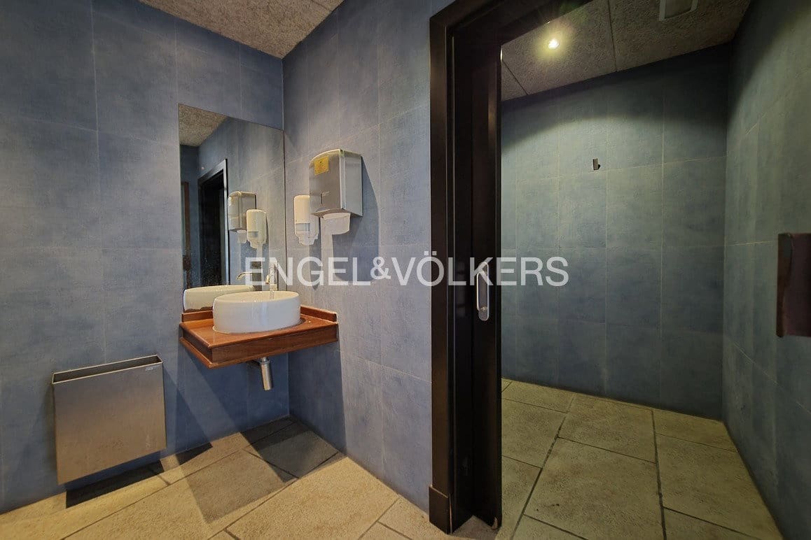 Kommersiell til salgs i Benidorm med garasje - € 800 000 (Ref: 9935128)