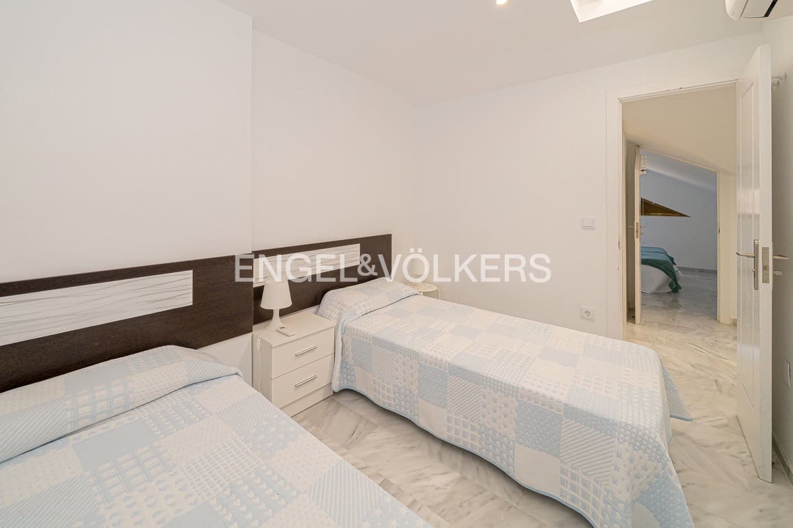2 chambre Penthouse à vendre à Benidorm avec piscine garage - 340 000 € (Ref: 9936704)
