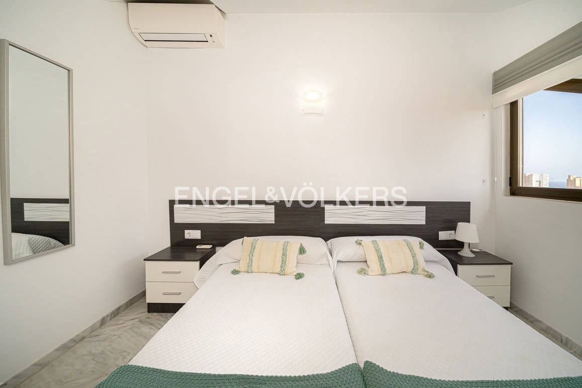 2 chambre Penthouse à vendre à Benidorm avec piscine garage - 340 000 € (Ref: 9936704)