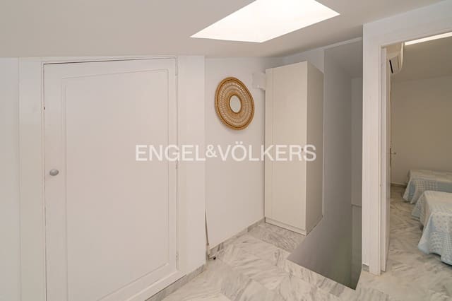 Ático de 2 habitaciones en Juzgados - Plaza de Toros, Benidorm en venta con piscina garaje - 340.000 € (Ref: 9936704)