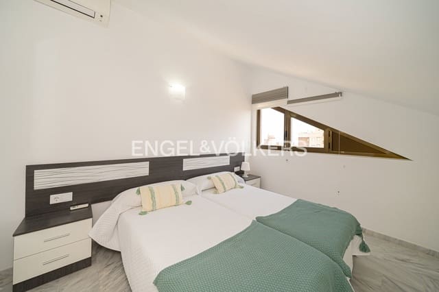 Ático de 2 habitaciones en Juzgados - Plaza de Toros, Benidorm en venta con piscina garaje - 340.000 € (Ref: 9936704)