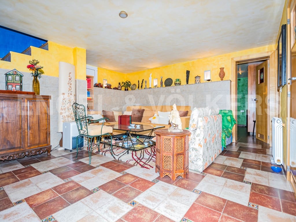 5 bedroom Villa for sale in Benidorm with pool garage - € 800,000 (Ref: 9938912)