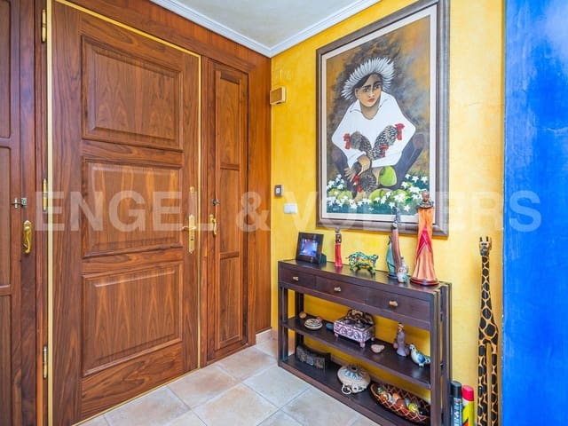 5 chambre Villa/Maison à vendre à Juzgados - Plaza de Toros, Benidorm avec piscine garage - 800 000 € (Ref: 9938912)