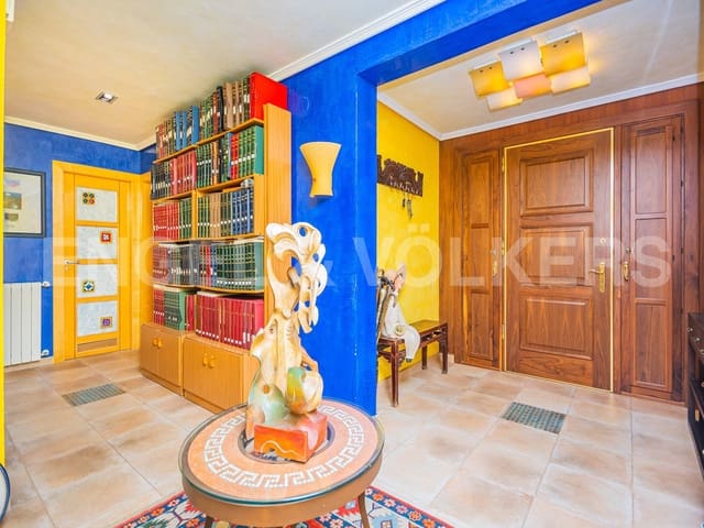 5 chambre Villa/Maison à vendre à Juzgados - Plaza de Toros, Benidorm avec piscine garage - 800 000 € (Ref: 9938912)