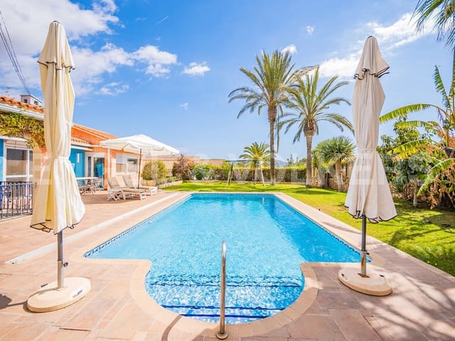 5 chambre Villa/Maison à vendre à Juzgados - Plaza de Toros, Benidorm avec piscine garage - 800 000 € (Ref: 9938912)