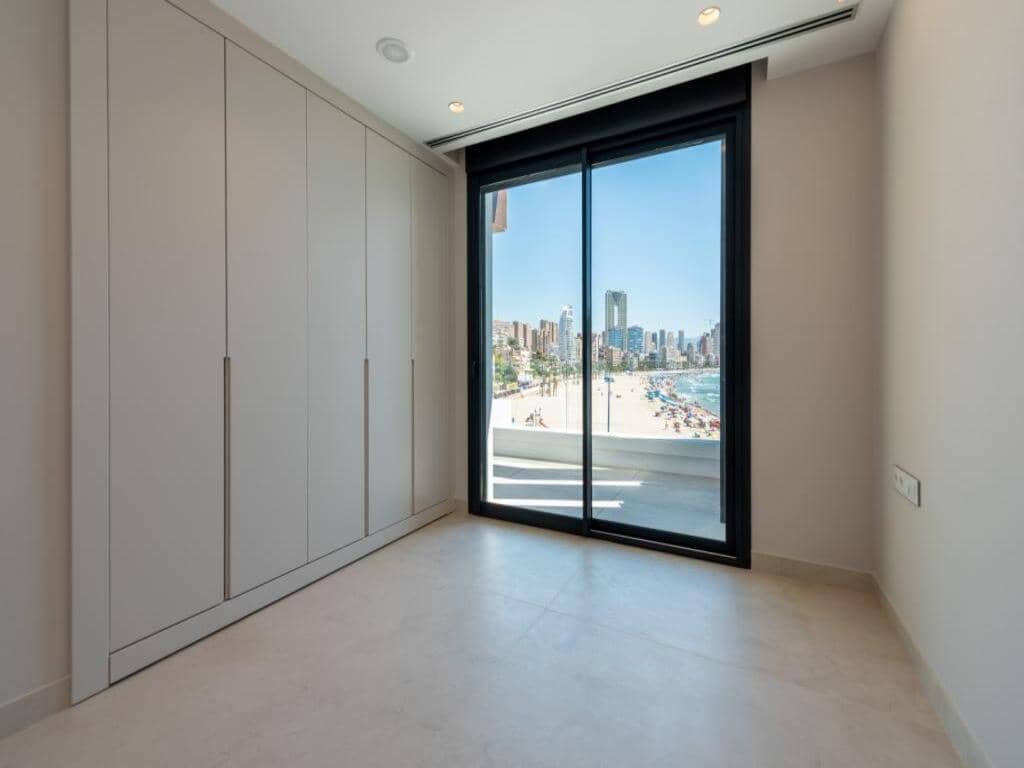3 quarto Apartamento para venda em Benidorm com piscina garagem - 1 650 000 € (Ref: 9946049)