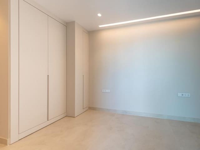 3 sovrum Lägenhet till salu i Benidorm med pool garage - 1 650 000 € (Ref: 9946049)