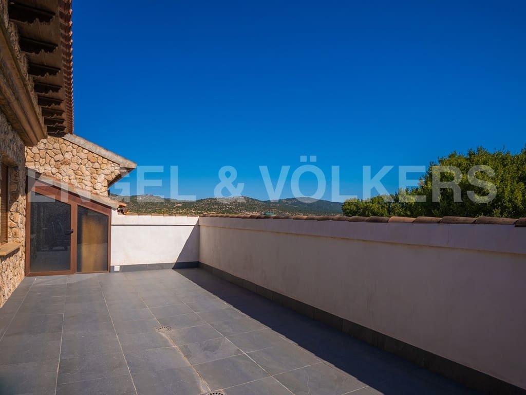 21 bedroom Finca/Country House for sale in Yeste with garage - € 6,500,000 (Ref: 9946333)